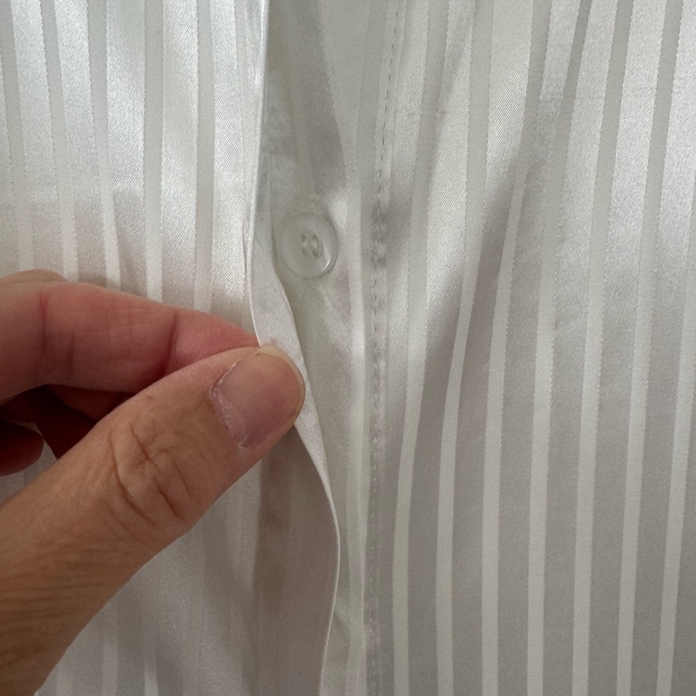 NWT Rumors Elegant White Satin Striped Button-Up Long Sleeve Shirt Size S Small - Picture 4 of 8